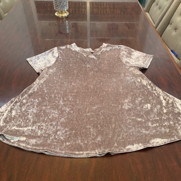 Boutique Velvet Top size S/M - Picture 2 of 5